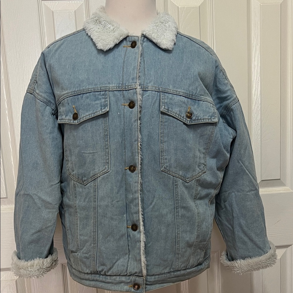Women’s Denim Jacket with Faux Fur Collar & Lined Sz XL